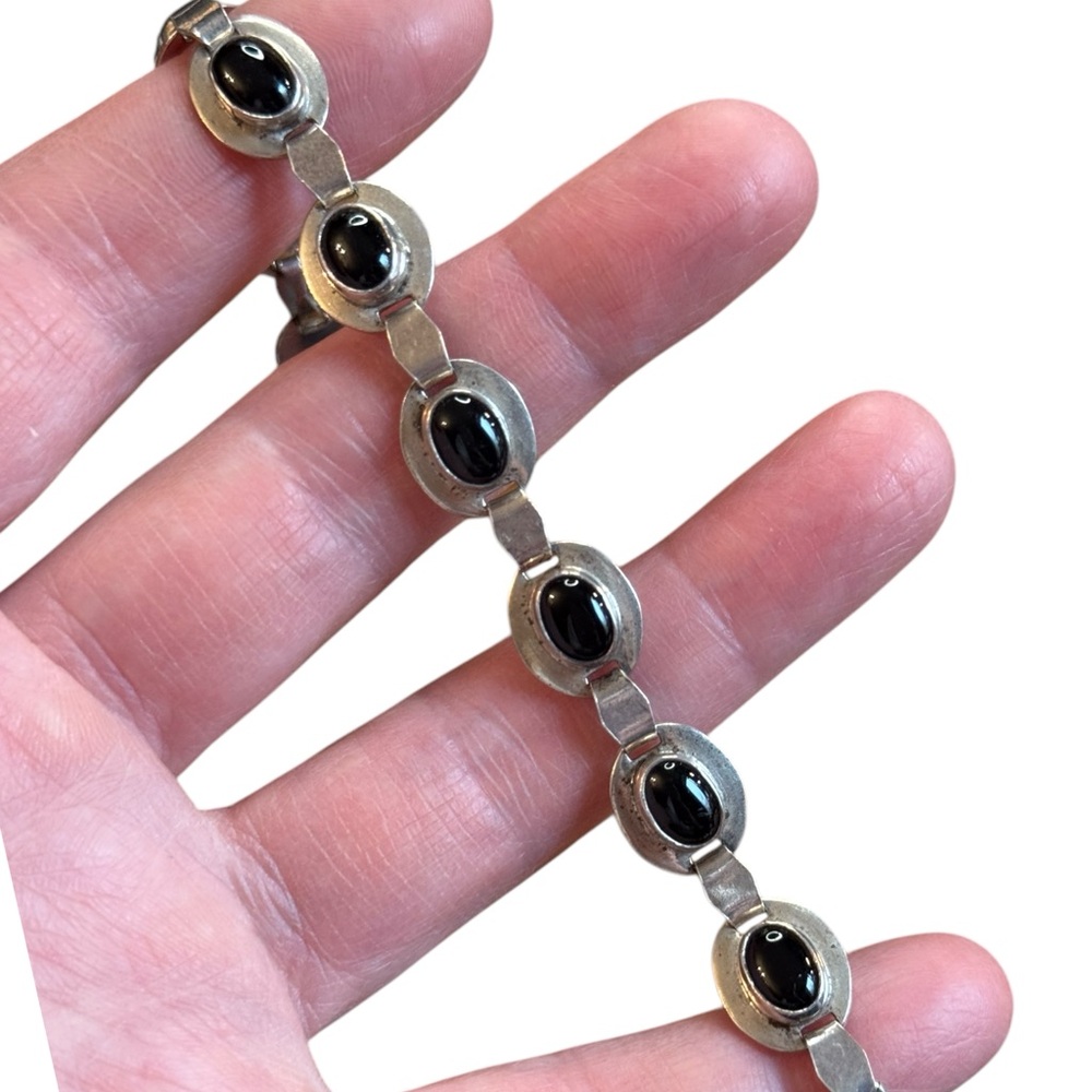Elegant vintage sterling silver 925 Oval Black onyx link Stone Bracelet